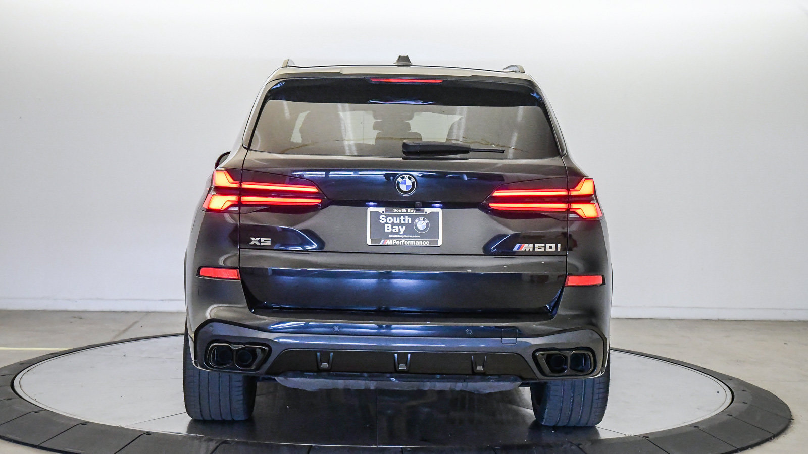 Certified 2025 BMW X5 M60i w/ Parking Assistance Package AWD/4WD image 3