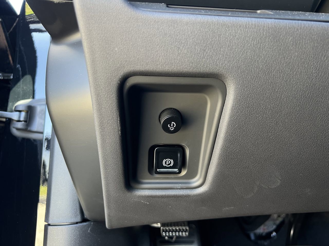 Used 2024 Chevrolet Corvette Stingray Coupe w/ Z51 Performance Package image 25