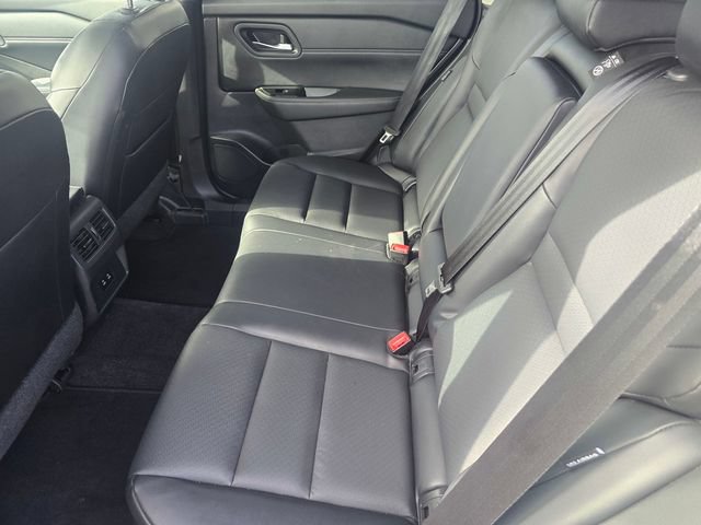 Used 2024 Nissan Rogue SV w/ SV Premium Package FWD image 11