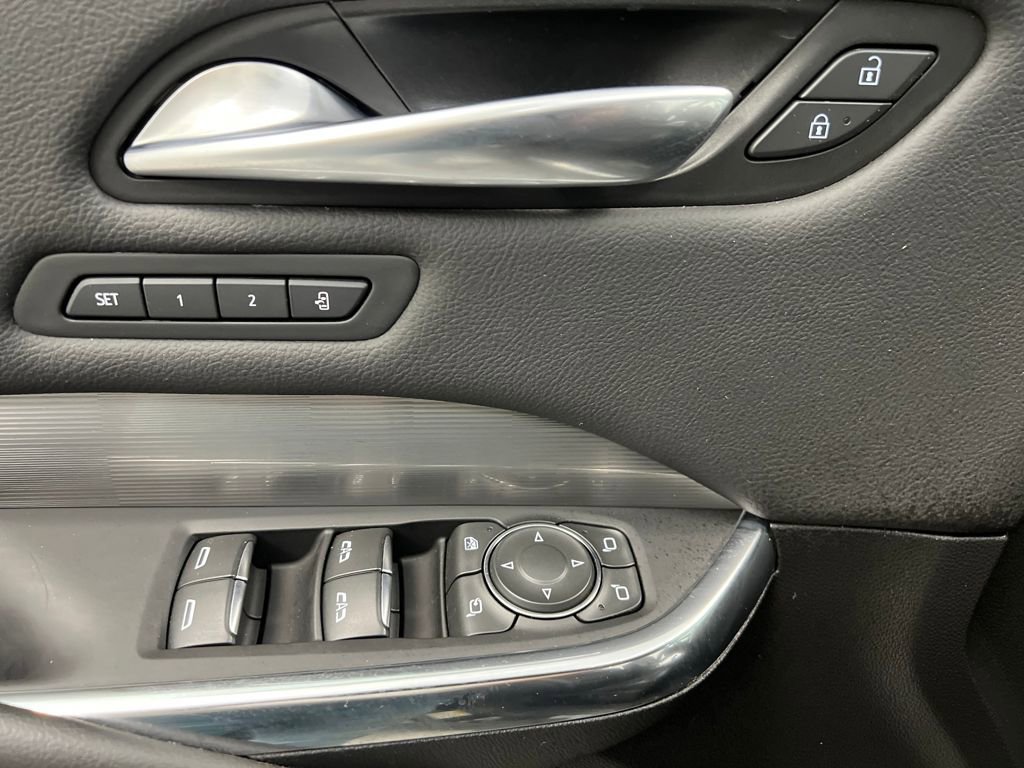 Used 2024 Cadillac XT4 Premium Luxury image 12