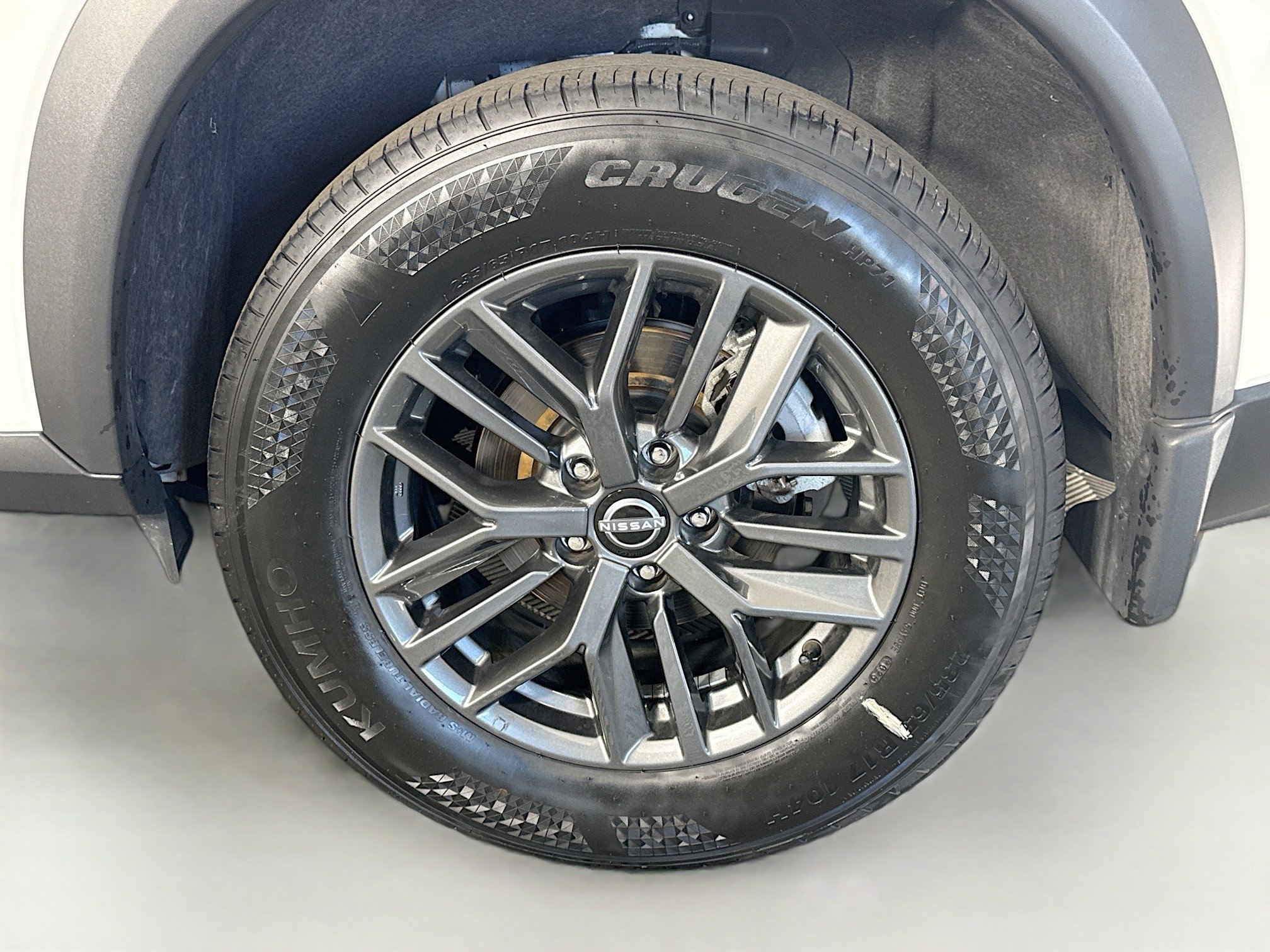 Used 2023 Nissan Rogue S image 37