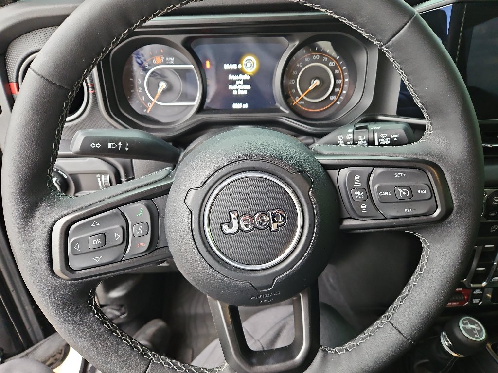 Used 2025 Jeep Wrangler Unlimited Rubicon AWD/4WD image 10
