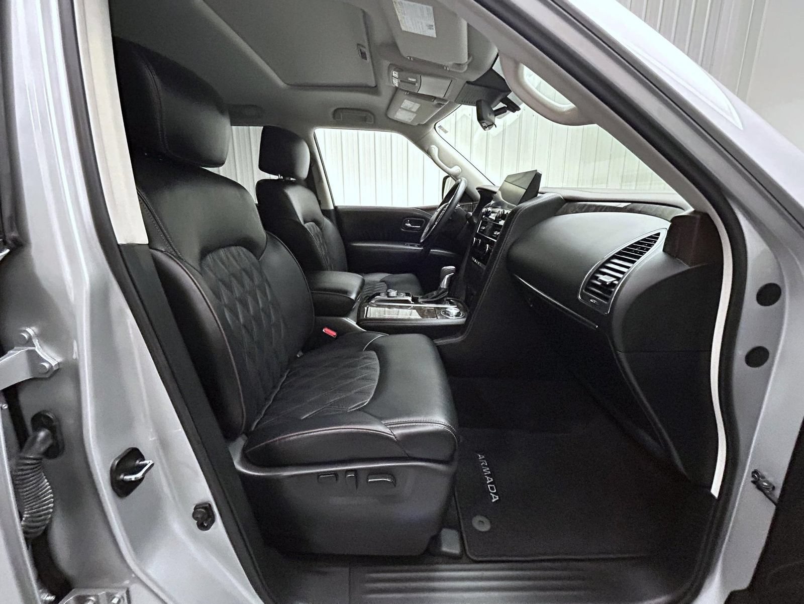 Used 2021 Nissan Armada Platinum w/ Captain's Chairs Package AWD/4WD image 15