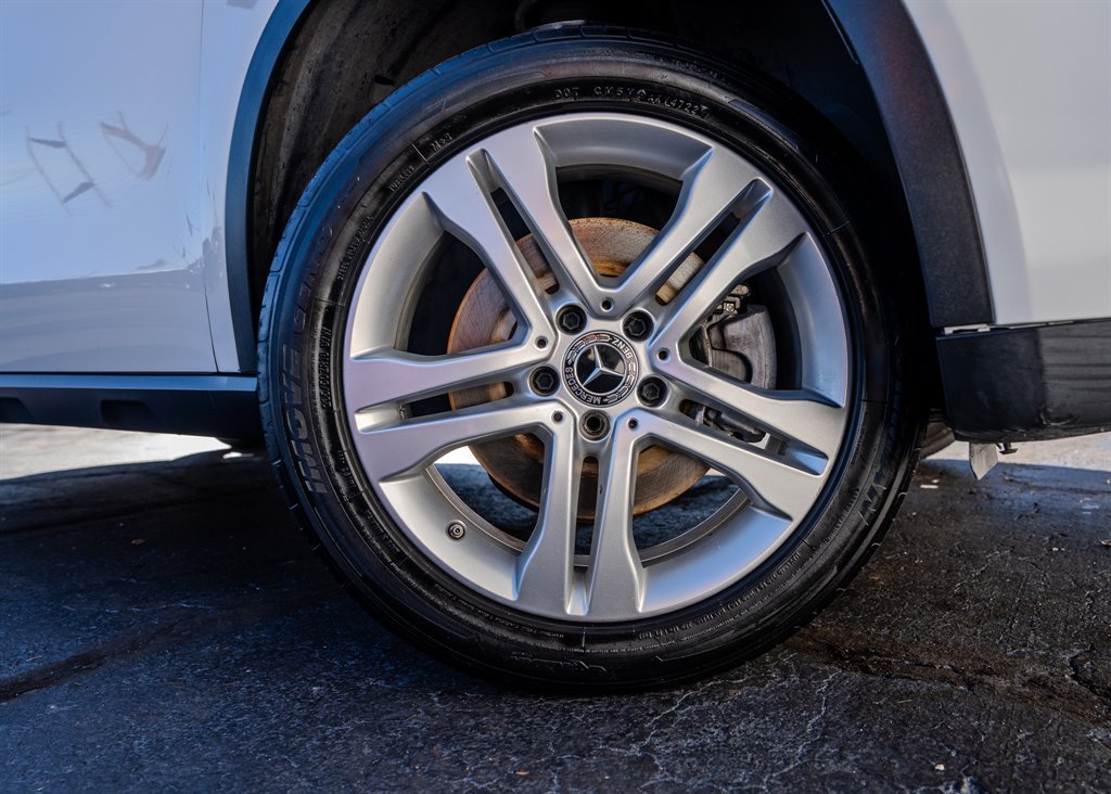 Used 2019 Mercedes-Benz GLA 250 w/ Convenience Package image 13