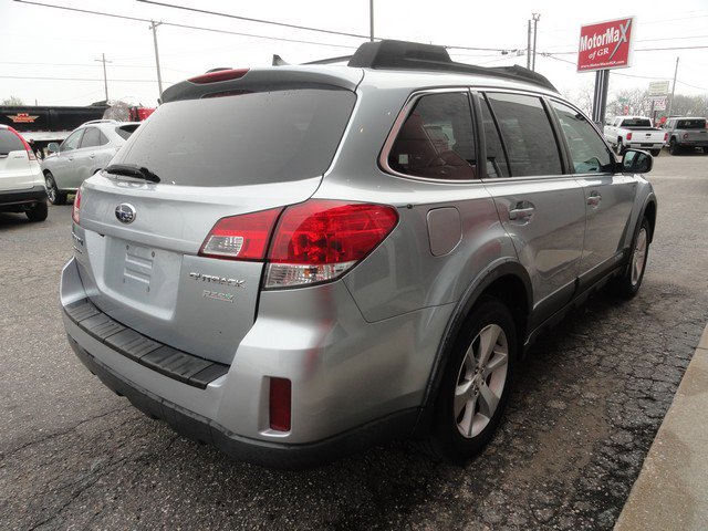 Used 2013 Subaru Outback 2.5i Limited AWD/4WD image 8