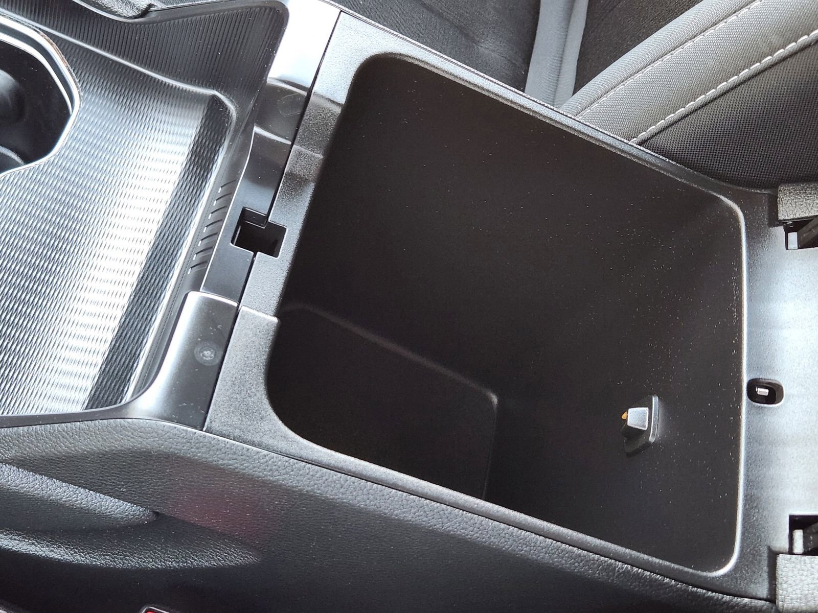 Used 2025 Jeep Grand Cherokee Laredo w/ Luxury Tech Group I image 21