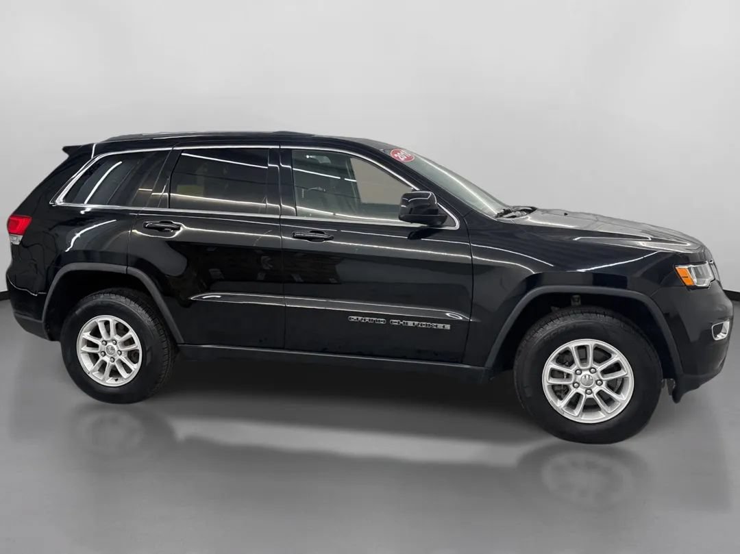Used 2018 Jeep Grand Cherokee Laredo AWD/4WD image 11