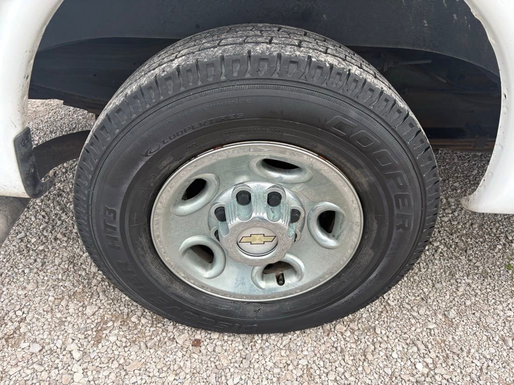Used 2013 Chevrolet Express 2500 LS RWD image 19