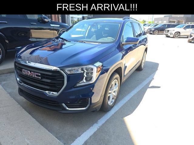 Used 2023 GMC Terrain SLE w/ Driver Convenience Package AWD/4WD image 1