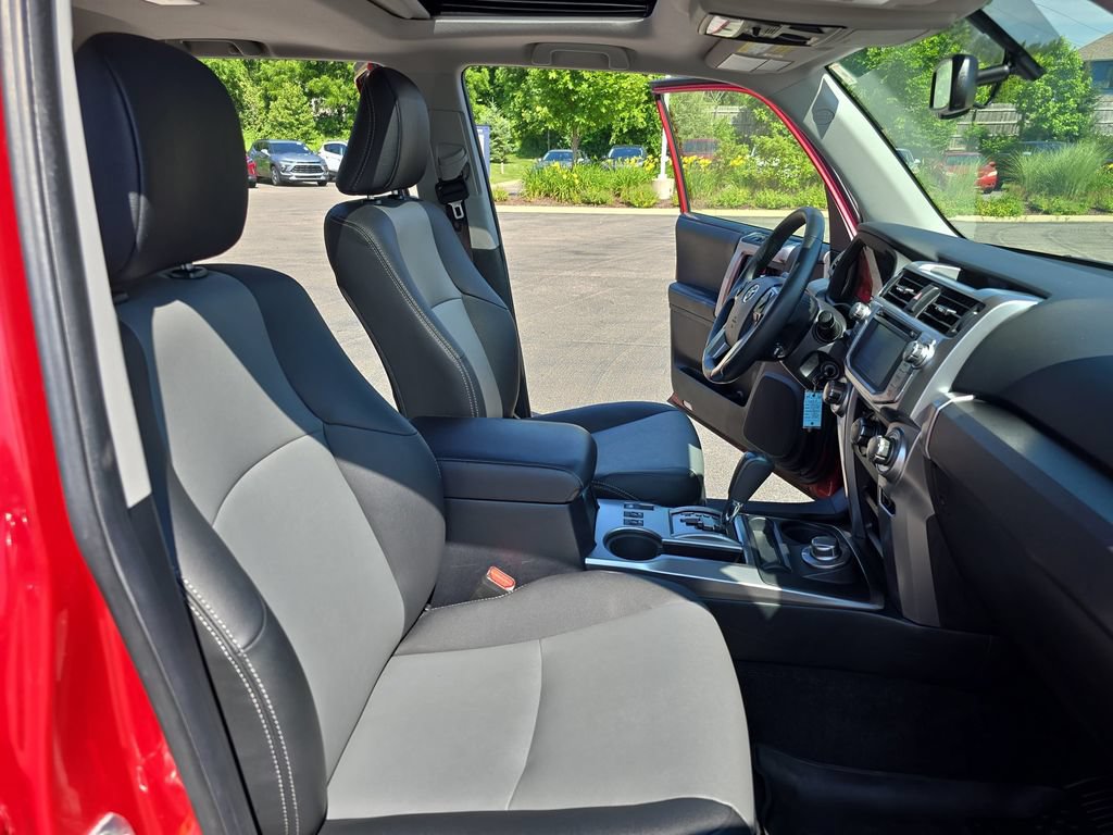 Certified 2019 Toyota 4Runner SR5 Premium AWD/4WD image 14