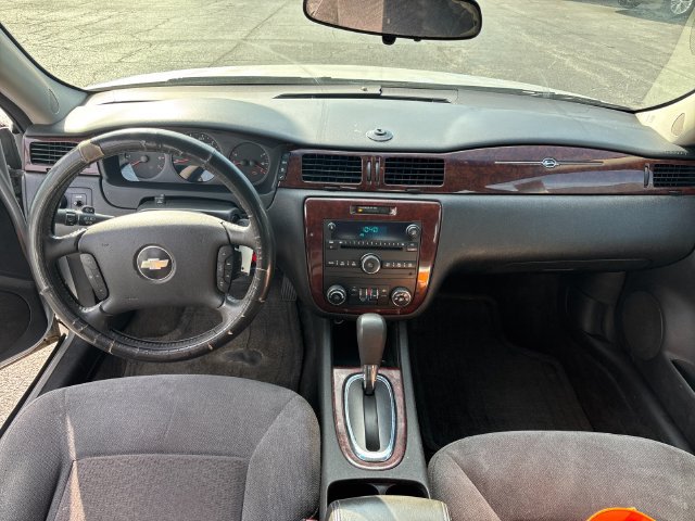 Used 2010 Chevrolet Impala LT FWD image 14