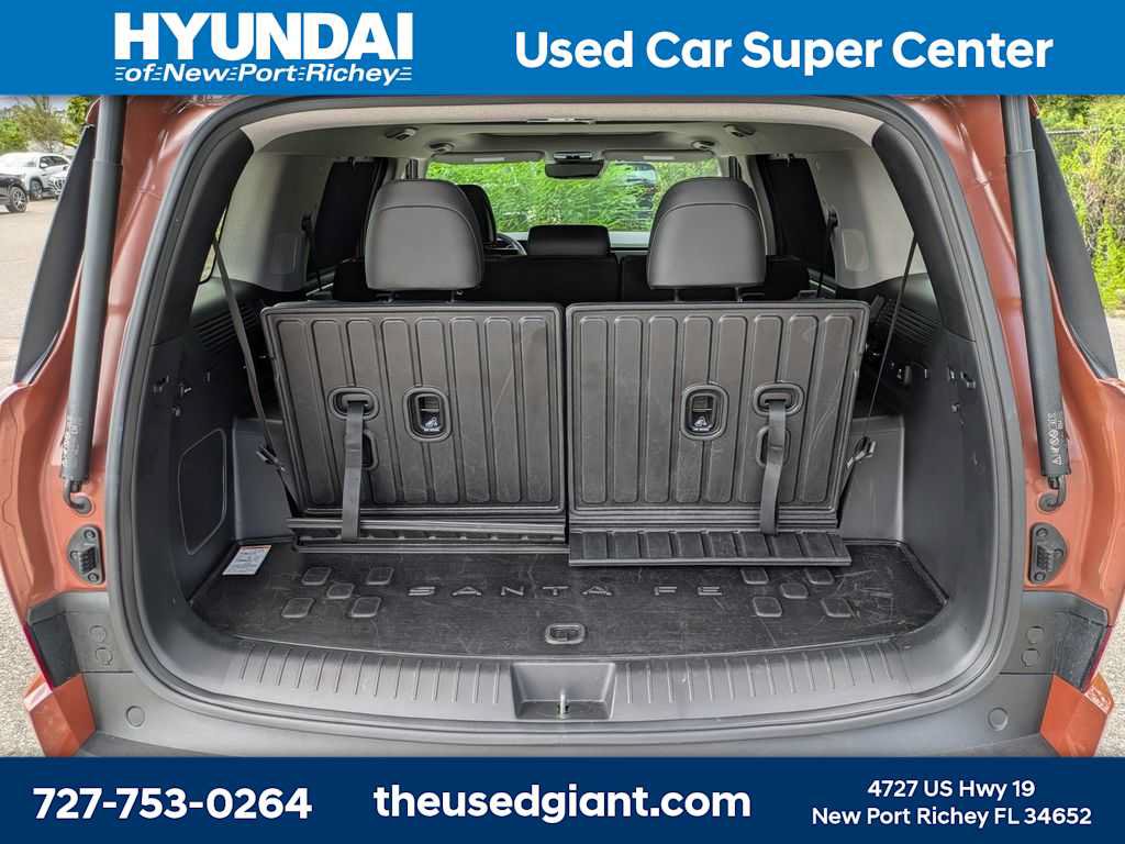 Used 2025 Hyundai Santa Fe Limited FWD image 12