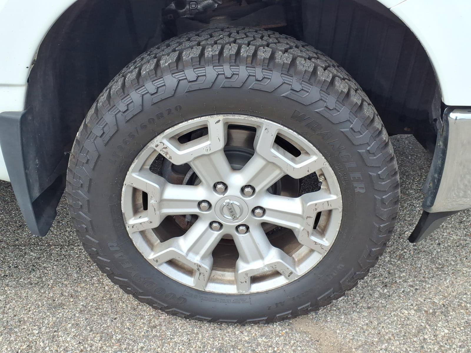 Used 2019 Nissan Titan SV w/ SV Convenience Package AWD/4WD image 17