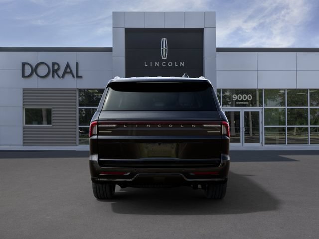 New 2027 Lincoln Navigator Premiere RWD image 7