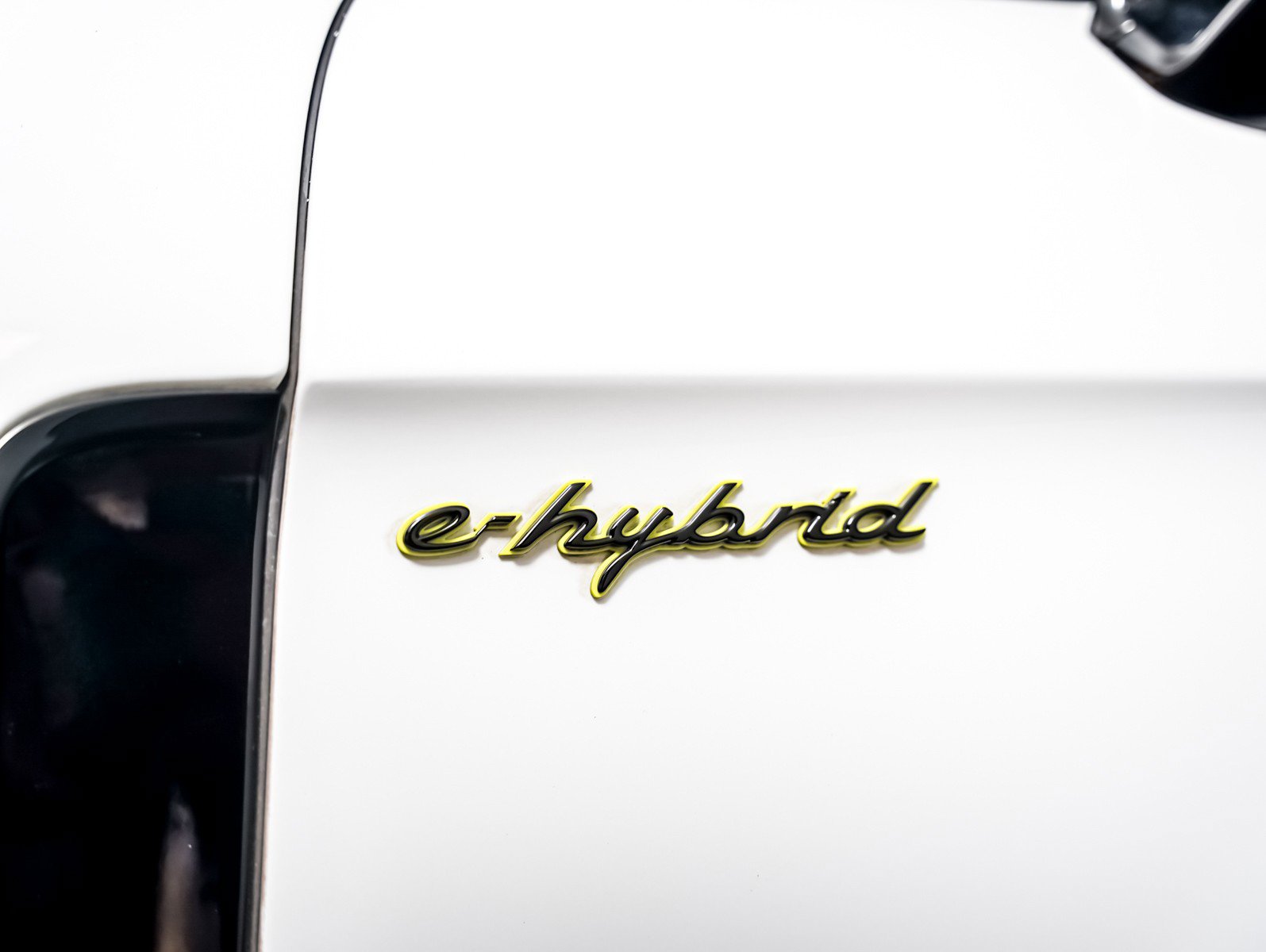 Certified 2023 Porsche Panamera 4S image 30