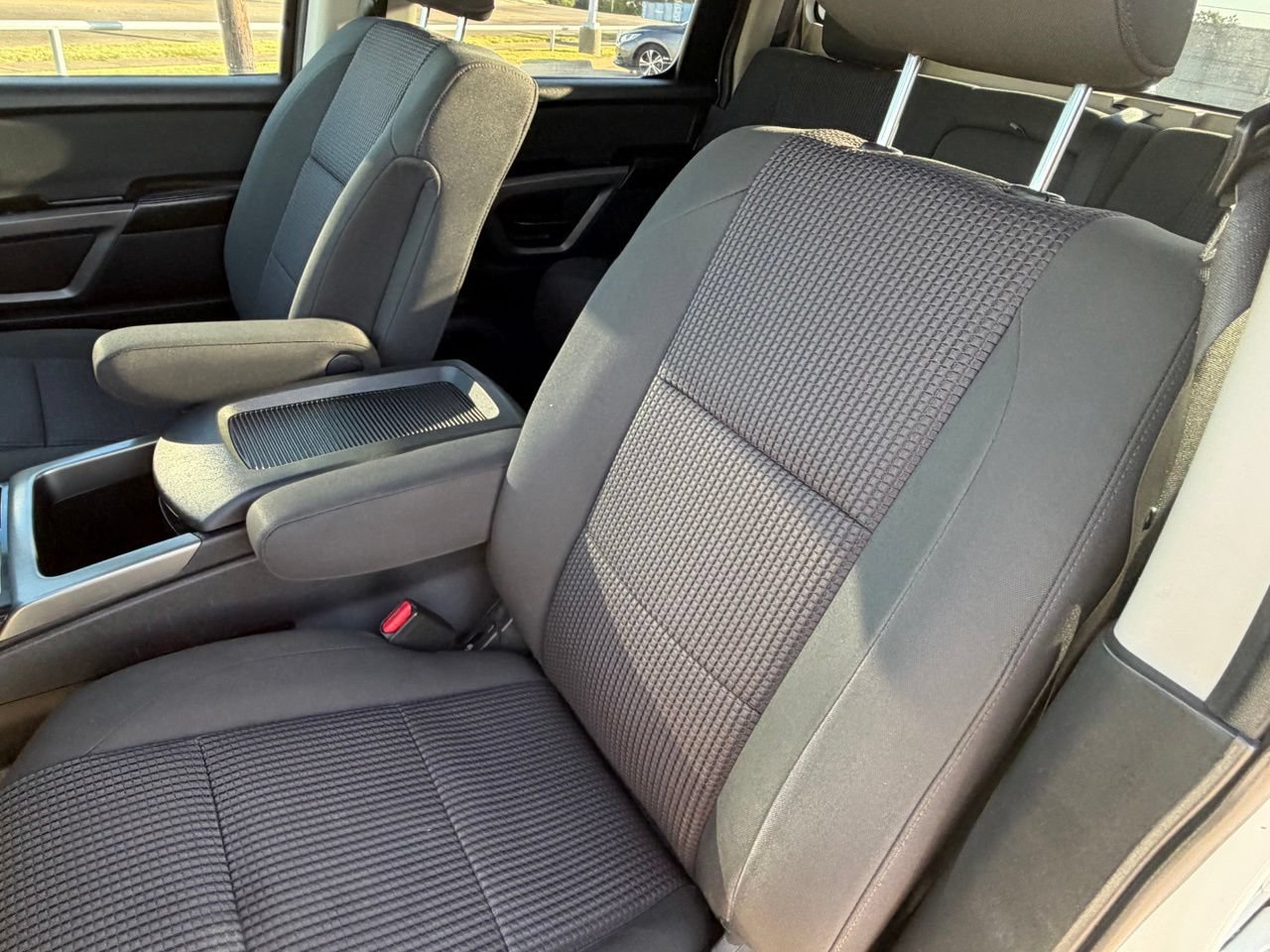 Used 2015 Nissan Titan SV w/ SV Value Truck Package RWD image 26