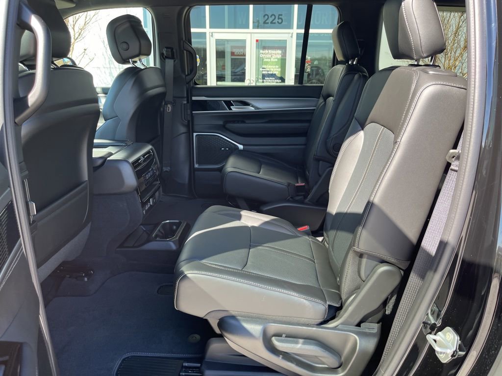 New 2026 Jeep Grand Wagoneer L 4WD image 14