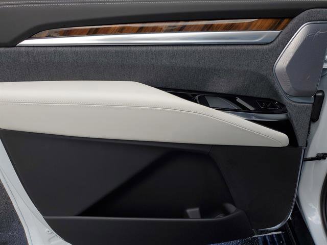 Certified 2026 Cadillac Escalade ESV Platinum Luxury image 17