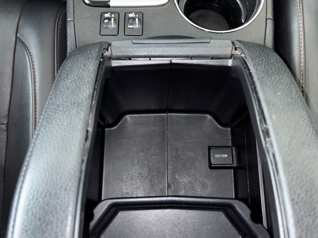 Used 2019 Toyota Highlander XLE image 18