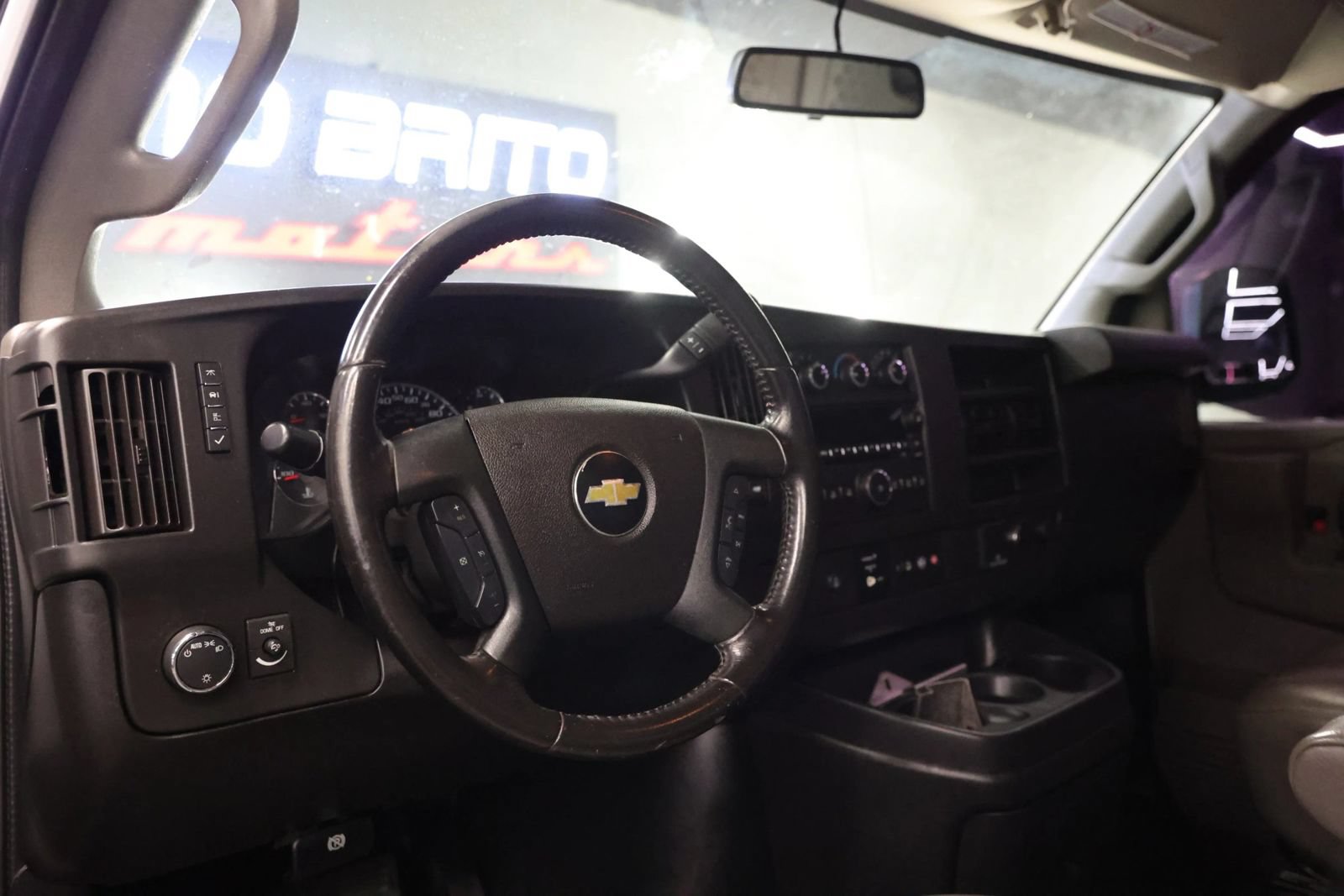 Used 2020 Chevrolet Express 2500 w/ Communications Package RWD image 23