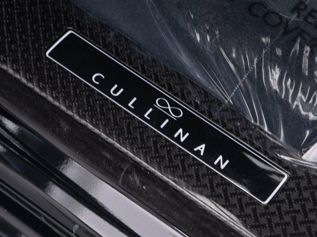 Certified 2026 Rolls-Royce Cullinan Black Badge AWD/4WD image 14