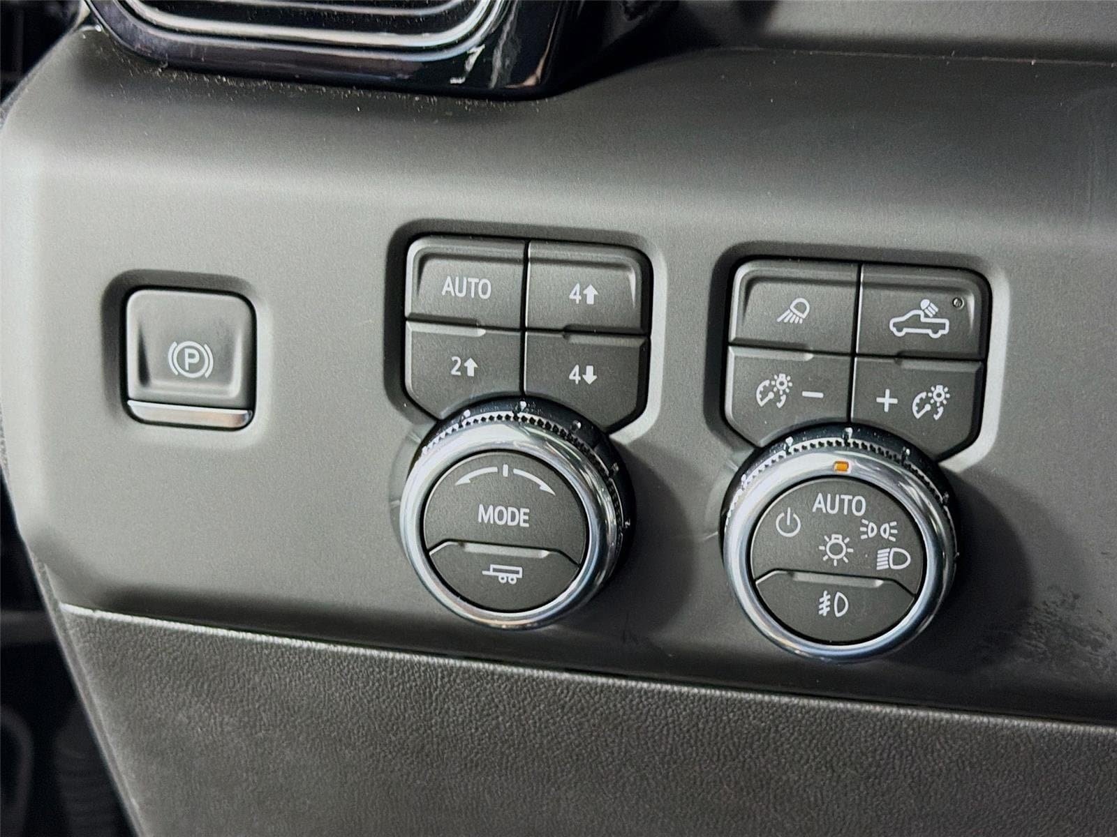 Certified 2026 GMC Sierra 1500 AT4 w/ AT4 Premium Package AWD/4WD image 10