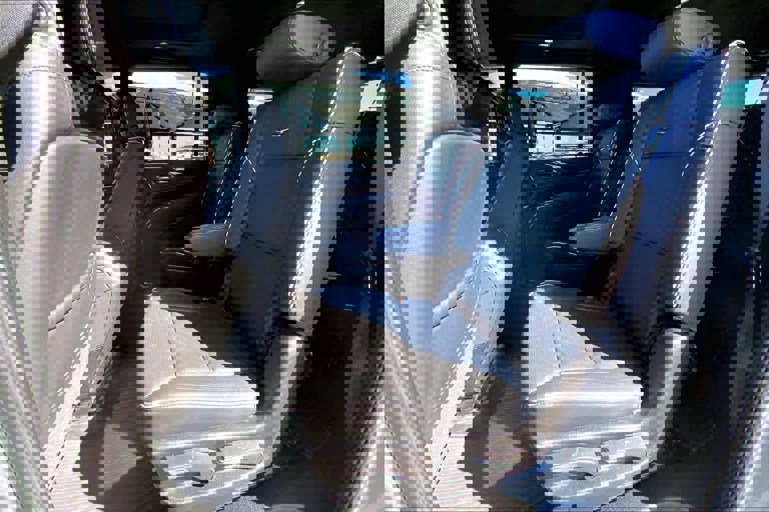 Used 2024 Cadillac Escalade ESV Sport w/ LPO, ONYX Package image 20