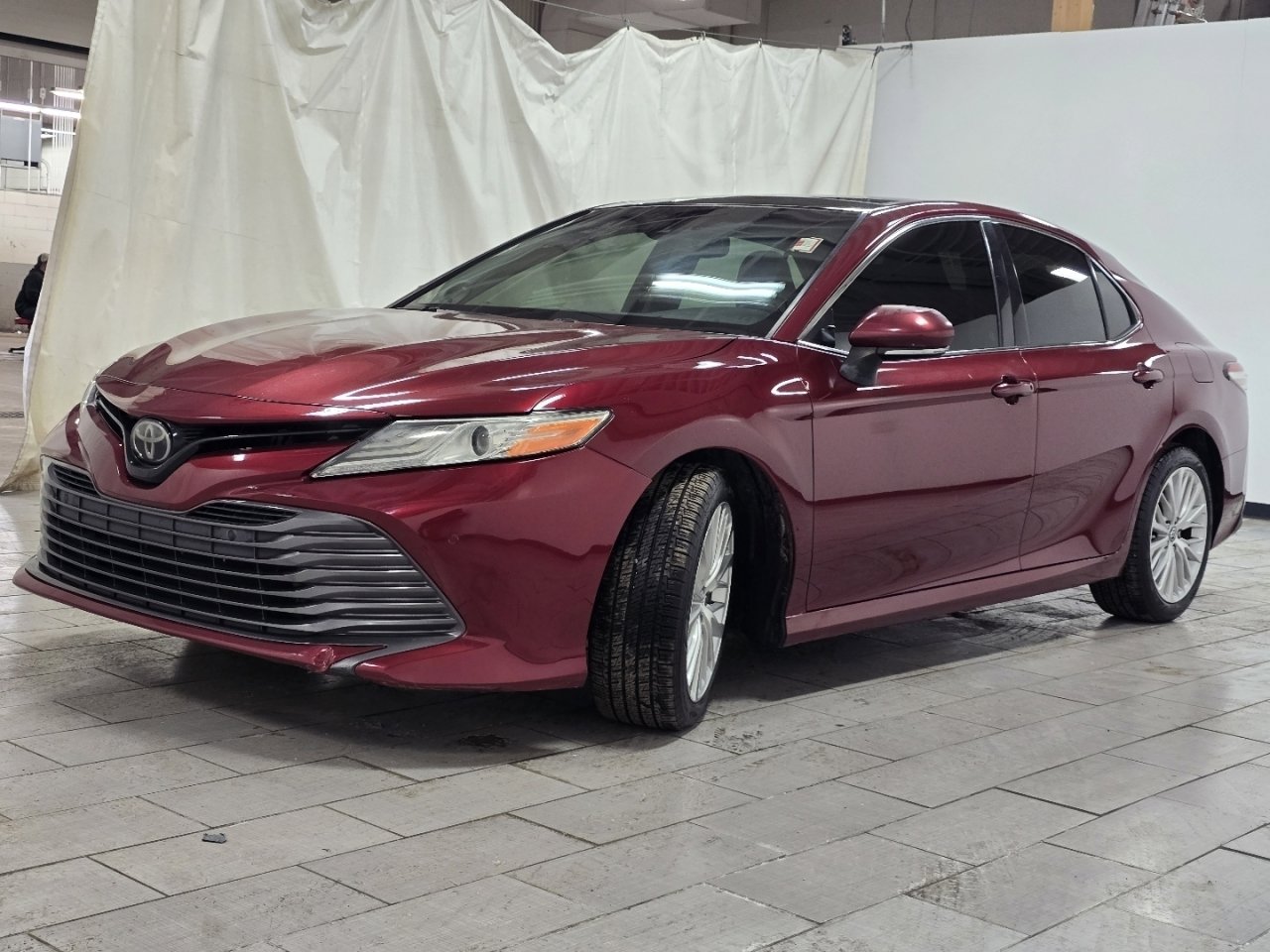 Used 2018 Toyota Camry XLE image 13