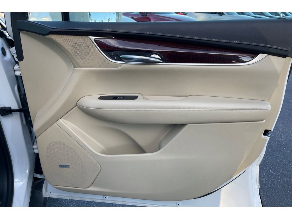 Used 2017 Cadillac XT5 Luxury w/ Driver Awareness Package image 22