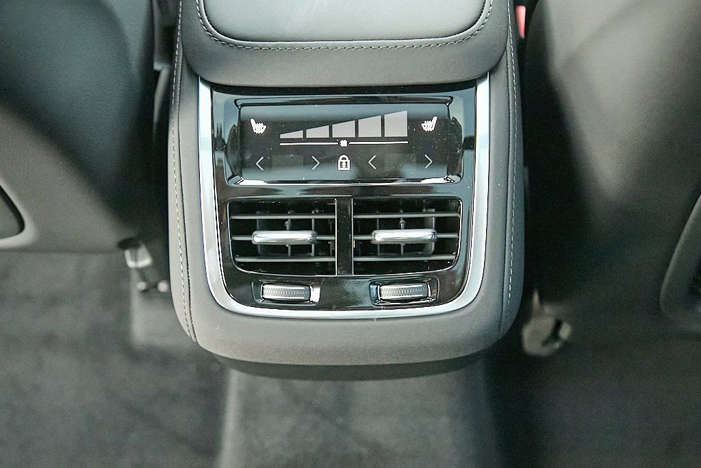 New 2026 Volvo XC90 B6 Plus w/ Protection Package Premier image 23