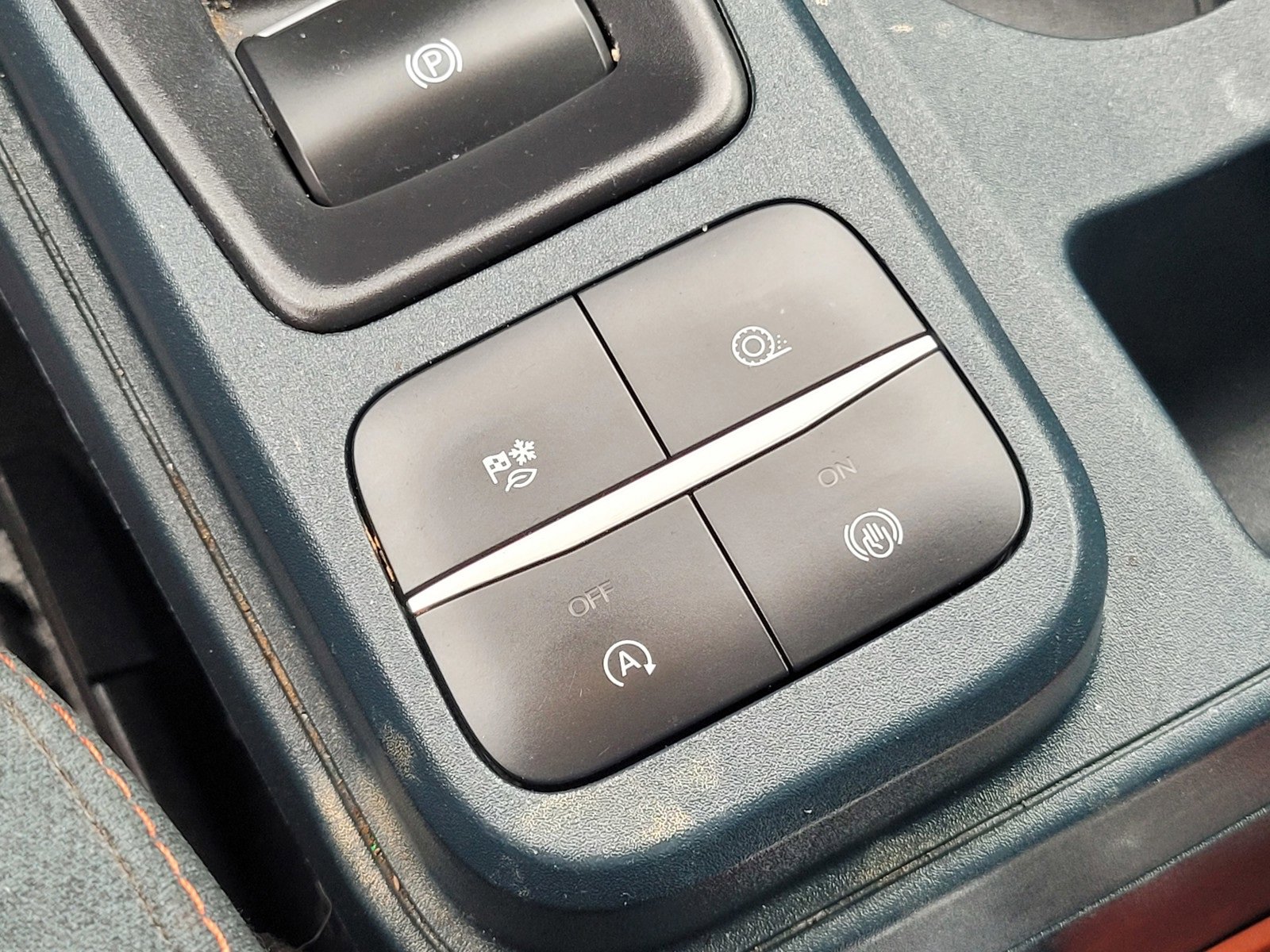 Certified 2022 Ford Maverick XLT w/ XLT Luxury Package image 25