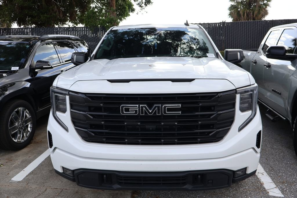 Used 2022 GMC Sierra 1500 Elevation w/ Elevation Premium Package AWD/4WD image 5