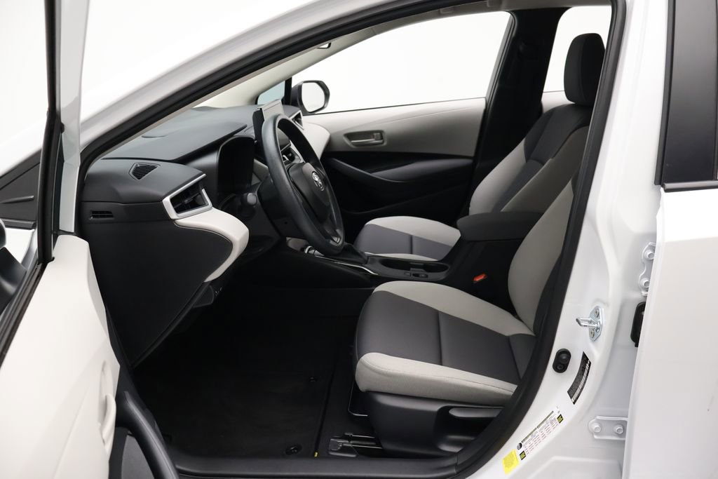 Certified 2025 Toyota Corolla LE FWD image 14