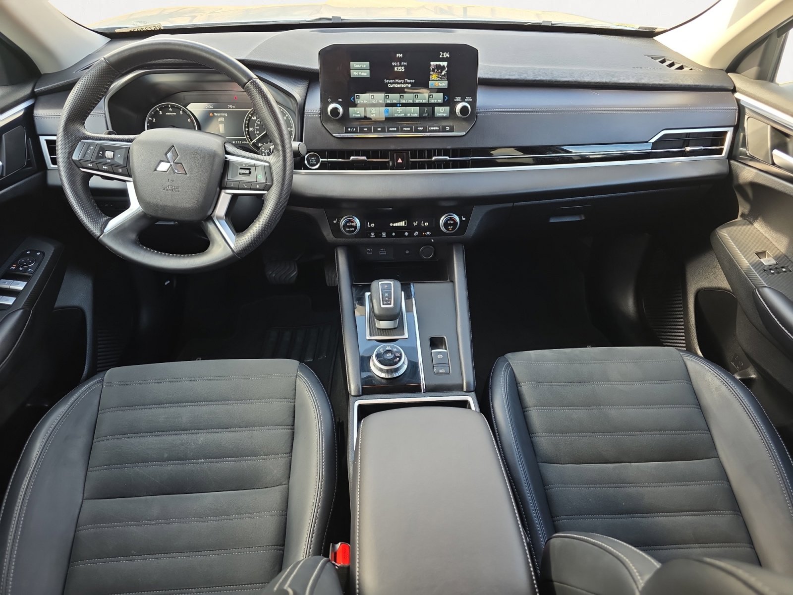 Used 2024 Mitsubishi Outlander SE image 3