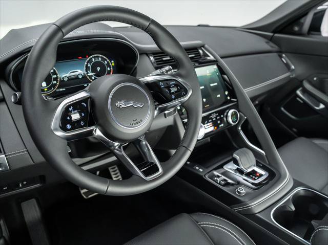 New 2024 Jaguar E-PACE R-Dynamic SE AWD/4WD image 17