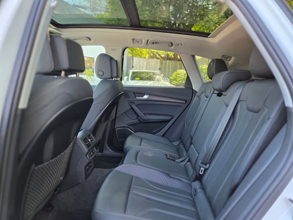 Used 2025 Audi Q5 e Premium Plus w/ Premium Plus Package AWD/4WD image 24