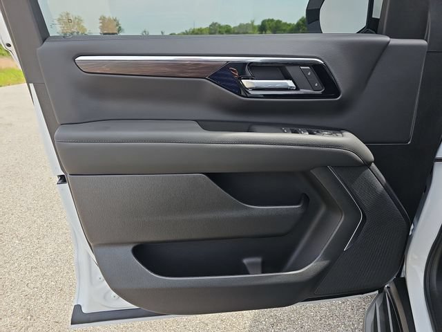 New 2026 Chevrolet Suburban LS w/ Max Trailering Package AWD/4WD image 22