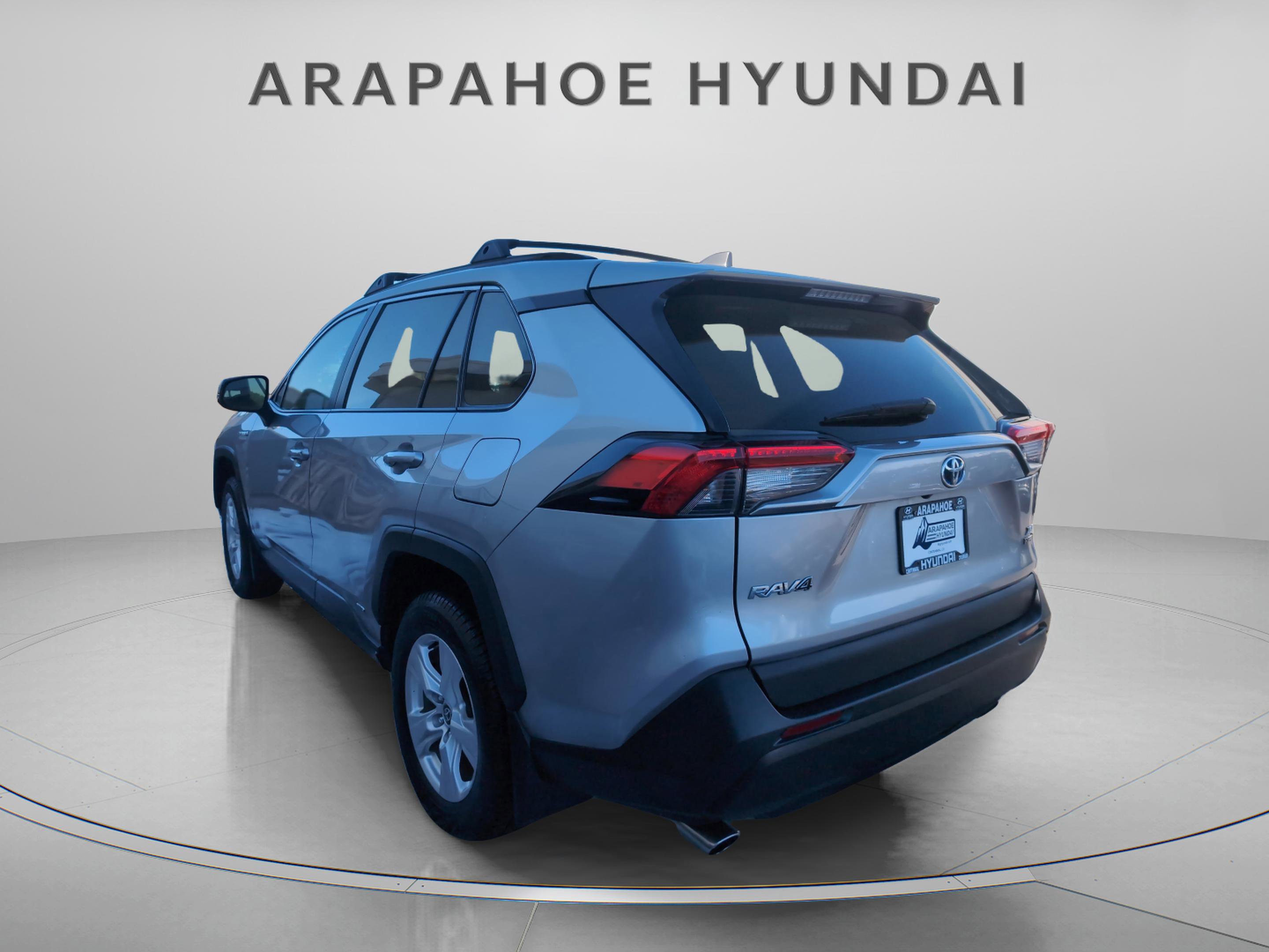 Used 2021 Toyota RAV4 XLE w/ Convenience Package AWD/4WD image 3