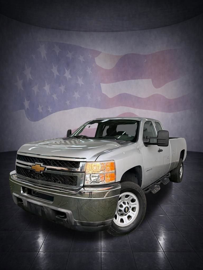 Used 2013 Chevrolet Silverado 3500 W/T image 2