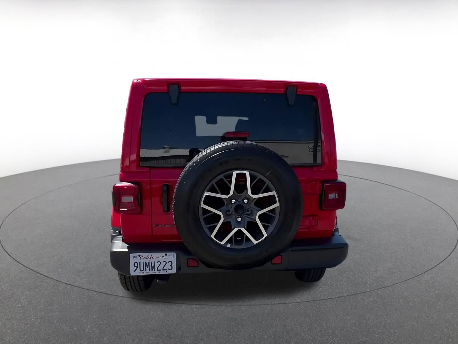 Used 2025 Jeep Wrangler Unlimited Sahara AWD/4WD image 12
