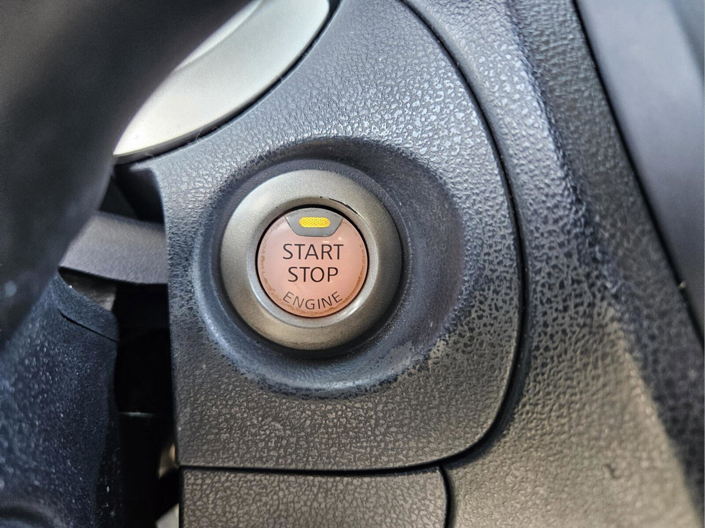 Used 2016 Nissan Juke S image 25