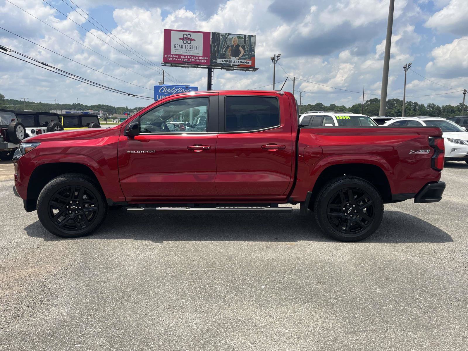 Used 2024 Chevrolet Colorado Z71 w/ Z71 Convenience Package 2 AWD/4WD image 6