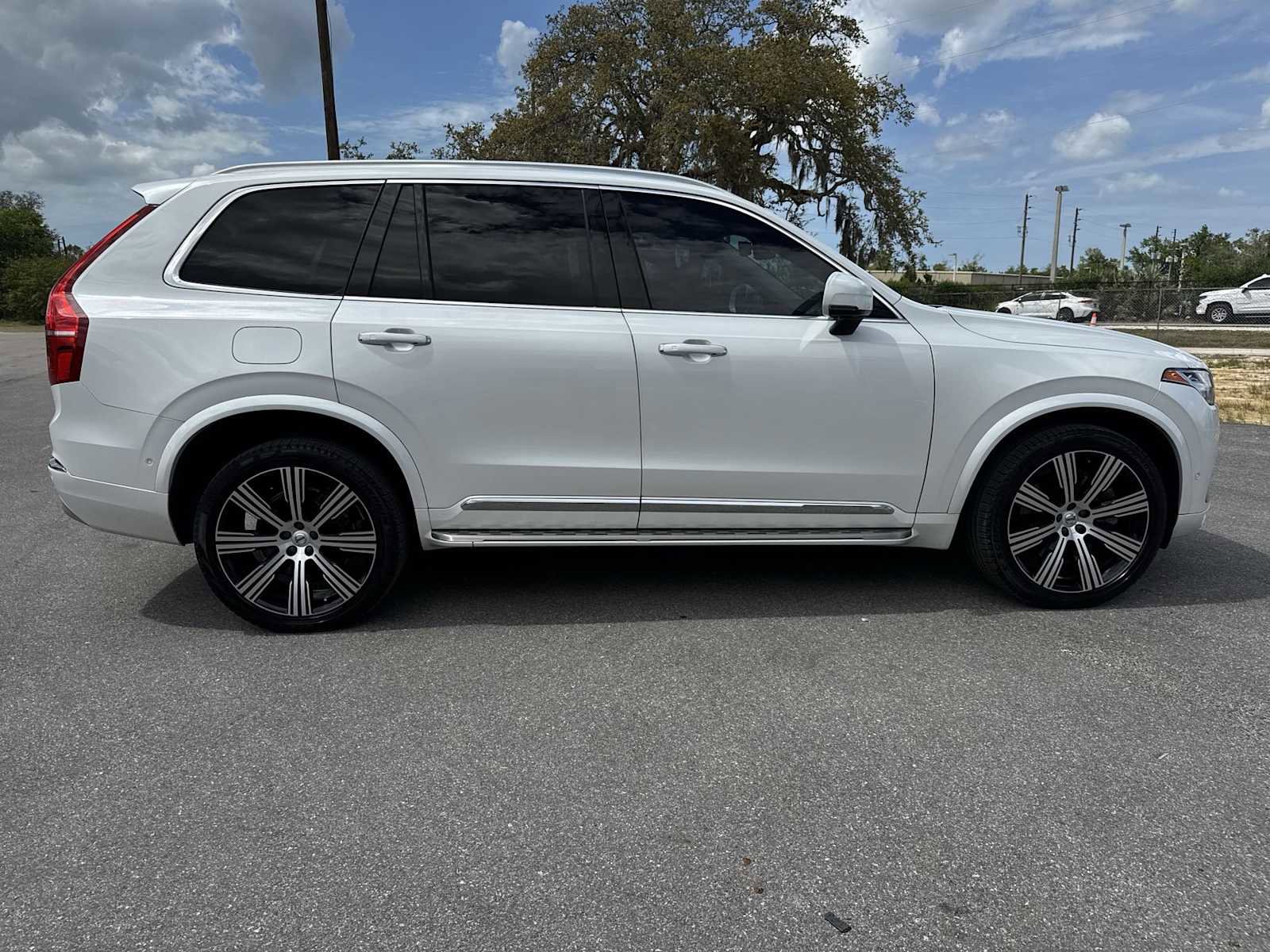 Used 2022 Volvo XC90 T8 Inscription image 7