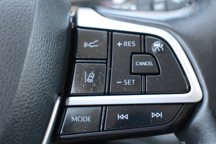 Used 2023 Toyota Highlander XLE FWD image 27