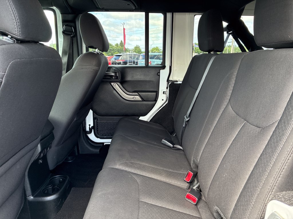 Used 2018 Jeep Wrangler Unlimited Sport S AWD/4WD image 15