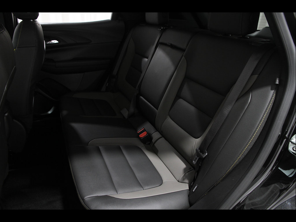 Used 2025 Chevrolet TrailBlazer ACTIV w/ Driver Confidence Package AWD/4WD image 19