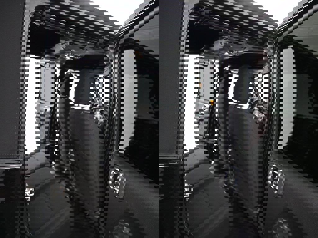 Used 2023 Jeep Gladiator Sport AWD/4WD image 12