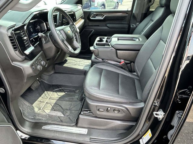 Used 2026 Chevrolet Silverado 1500 LT w/ Leather Package AWD/4WD image 26