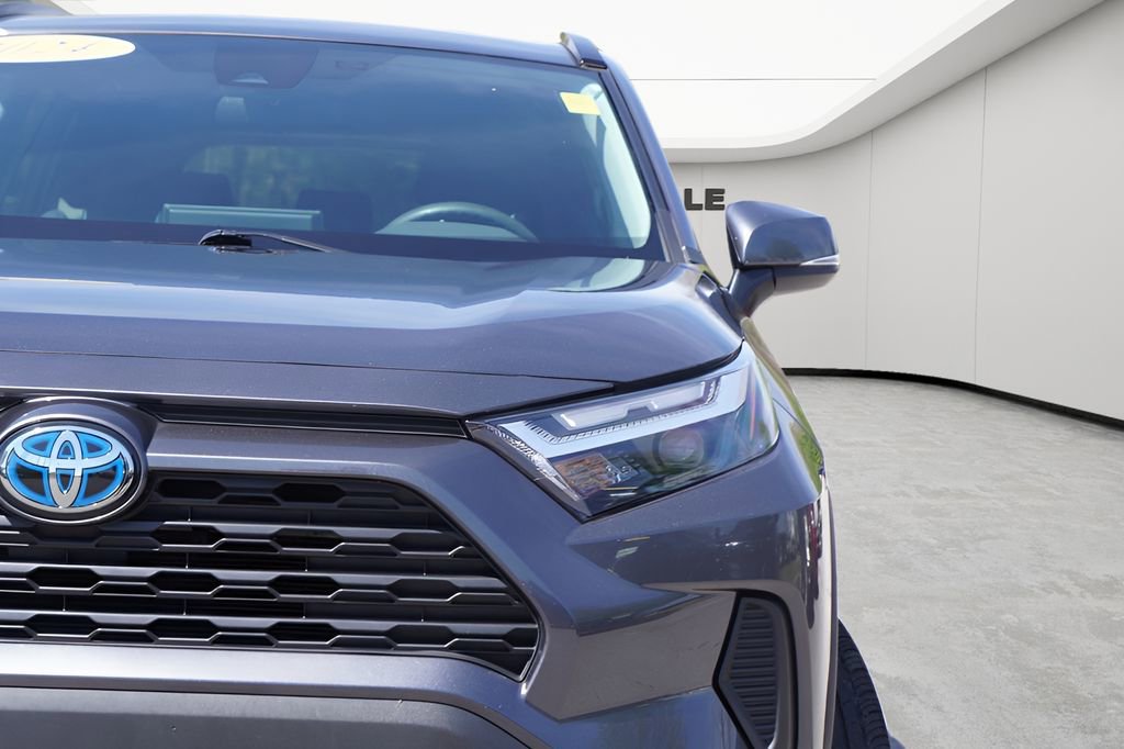 Used 2024 Toyota RAV4 LE image 5