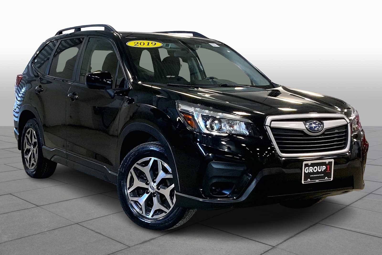 Used 2019 Subaru Forester Premium w/ All-Weather Package image 3